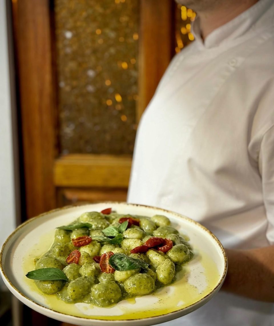 Gnocchi z pesto i suszonymi pomidorami